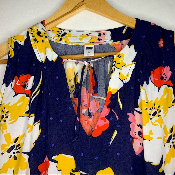 Old Navy sleeveless top - Picture 3 of 3